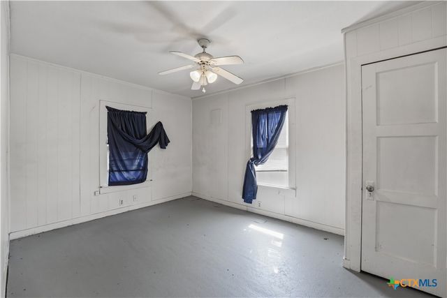 226 Thornton Street, Gonzales, TX 78629