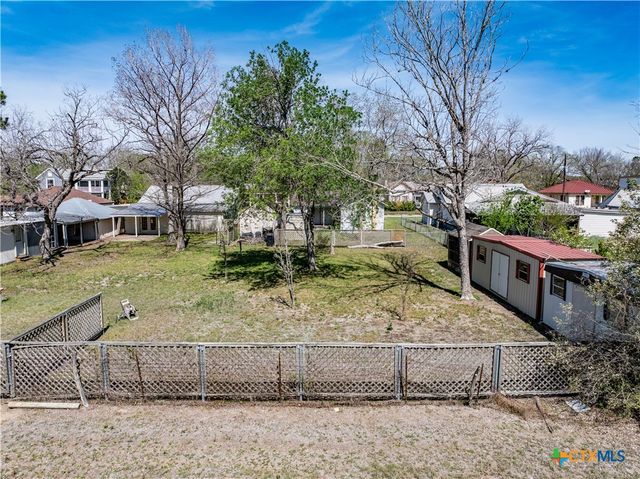 226 Thornton Street, Gonzales, TX 78629