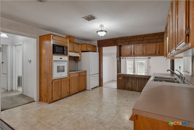 226 Thornton Street, Gonzales, TX 78629