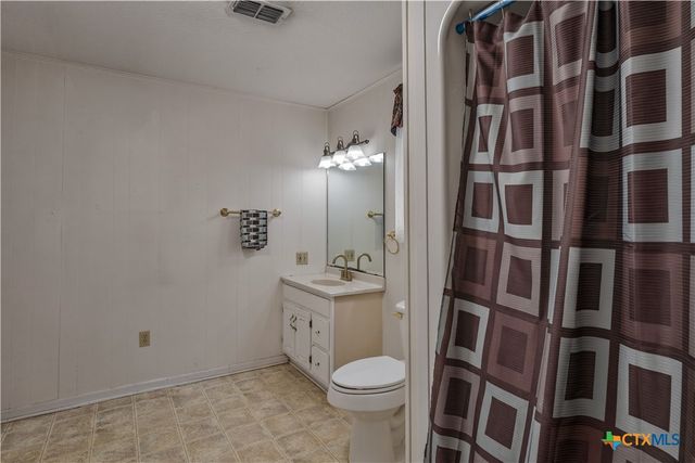 226 Thornton Street, Gonzales, TX 78629