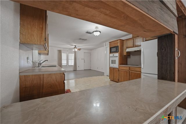 226 Thornton Street, Gonzales, TX 78629