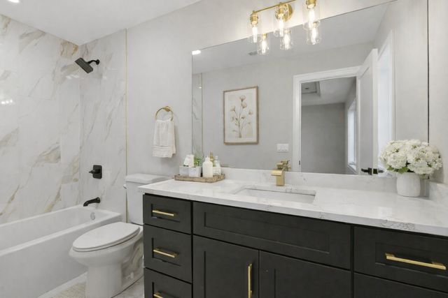 948 Stonebridge Way, Woodridge, IL 60517