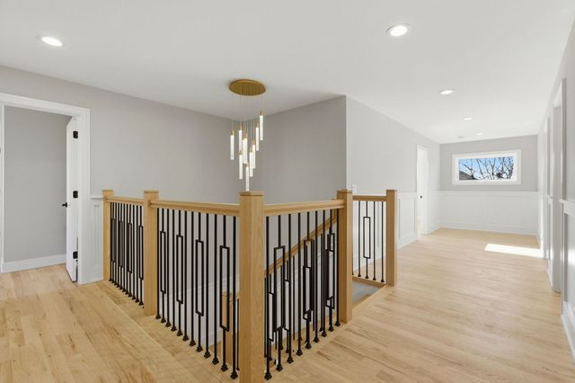 948 Stonebridge Way, Woodridge, IL 60517