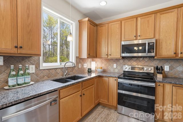 10056 Paisley Drive, Charlotte, NC 28269