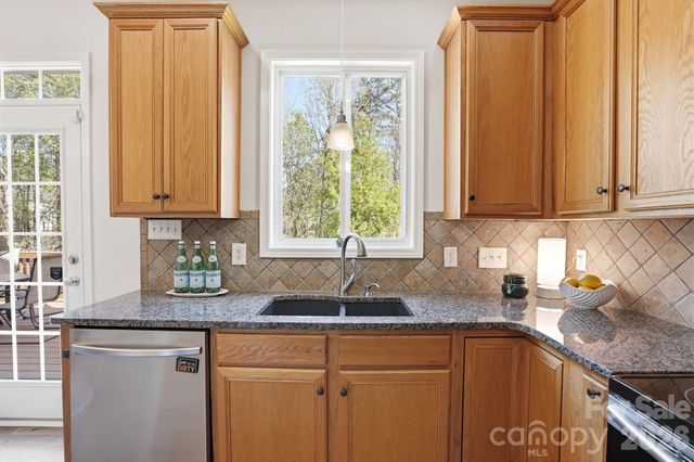 10056 Paisley Drive, Charlotte, NC 28269