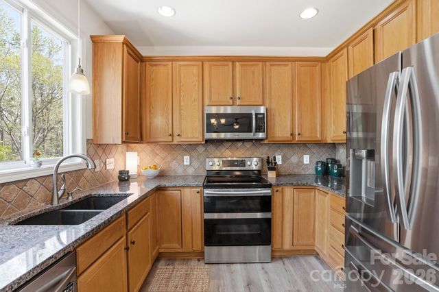 10056 Paisley Drive, Charlotte, NC 28269