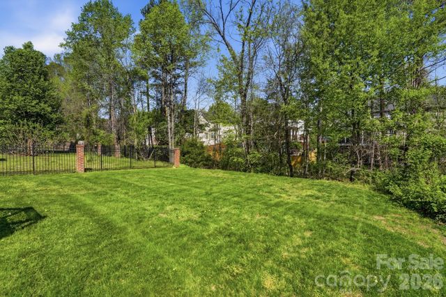10056 Paisley Drive, Charlotte, NC 28269