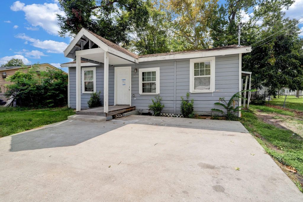 7438 Bywood Street, Houston, TX 77028