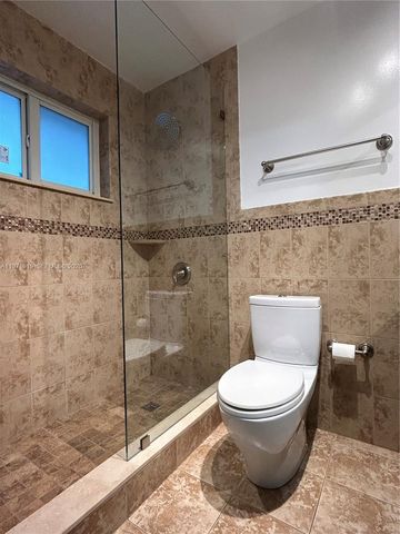 230 SW 30th Ave 230, Miami, FL 33135