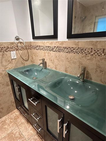 230 SW 30th Ave 230, Miami, FL 33135