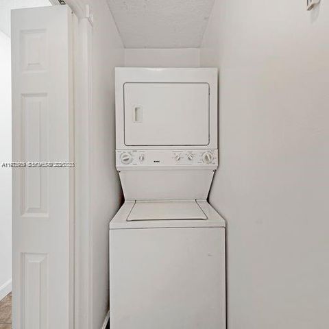 230 SW 30th Ave 230, Miami, FL 33135