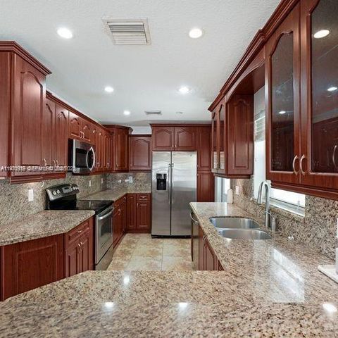 230 SW 30th Ave 230, Miami, FL 33135