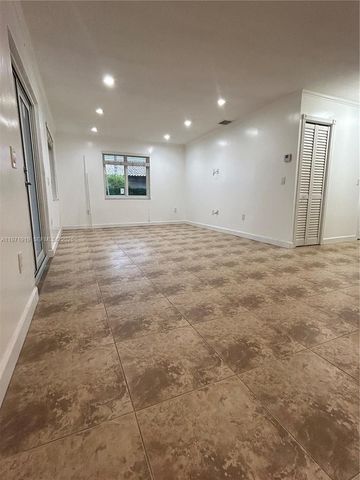 230 SW 30th Ave 230, Miami, FL 33135