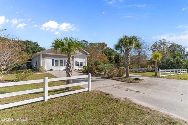 1030 Calabash Road NW, Calabash, NC 28467