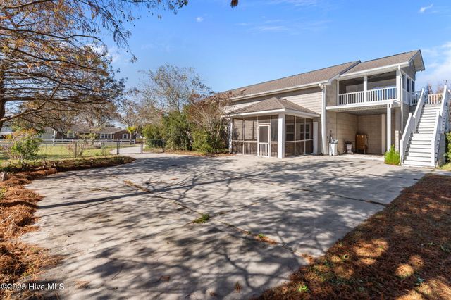 1030 Calabash Road NW, Calabash, NC 28467