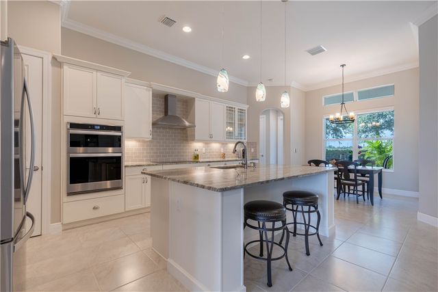 8245 Halbert Lane, Vero Beach, FL 32968