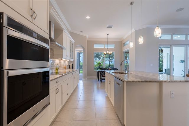 8245 Halbert Lane, Vero Beach, FL 32968