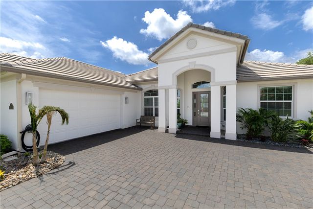 8245 Halbert Lane, Vero Beach, FL 32968