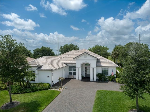 8245 Halbert Lane, Vero Beach, FL 32968