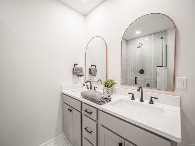 4921 Hoelscher Boulevard, Evansville, IN 47712