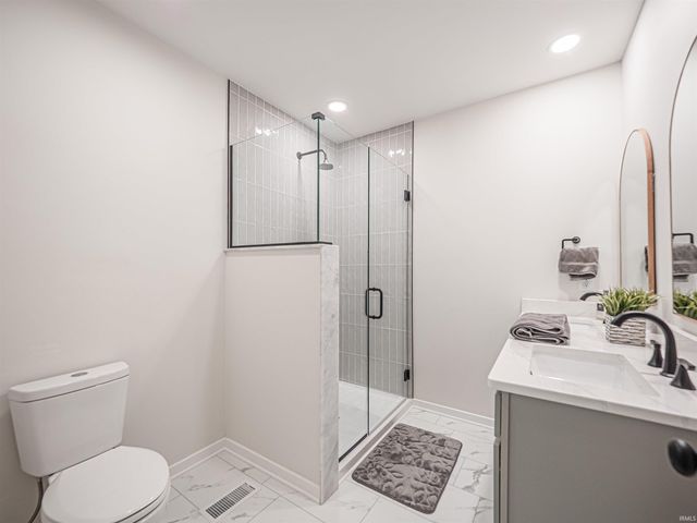 4921 Hoelscher Boulevard, Evansville, IN 47712