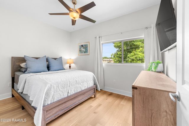 212 Highland Oaks Lane, Lafayette, LA 70508