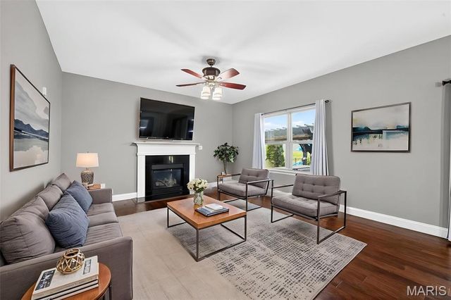 141 Central Park Avenue, Wentzville, MO 63385