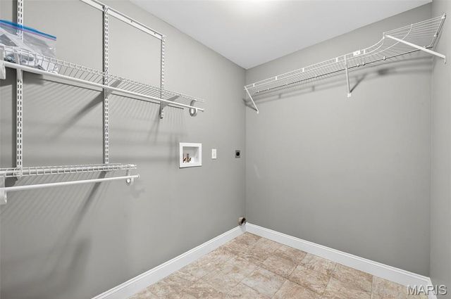 141 Central Park Avenue, Wentzville, MO 63385