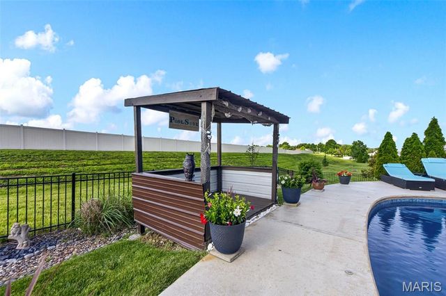 141 Central Park Avenue, Wentzville, MO 63385