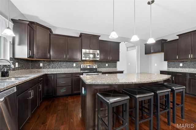 141 Central Park Avenue, Wentzville, MO 63385