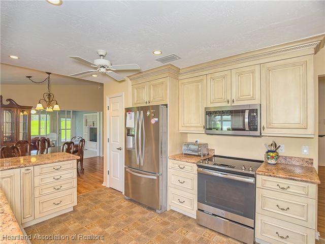 154 Crestview Terrace, Lake Placid, FL 33852