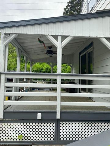55 Valley Rd, Lincoln Park Boro, NJ 07035