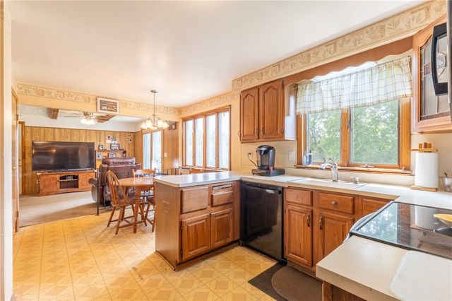 28 Fallingwood Terrace, Greece, NY 14612