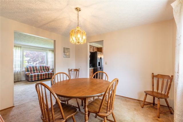 28 Fallingwood Terrace, Greece, NY 14612