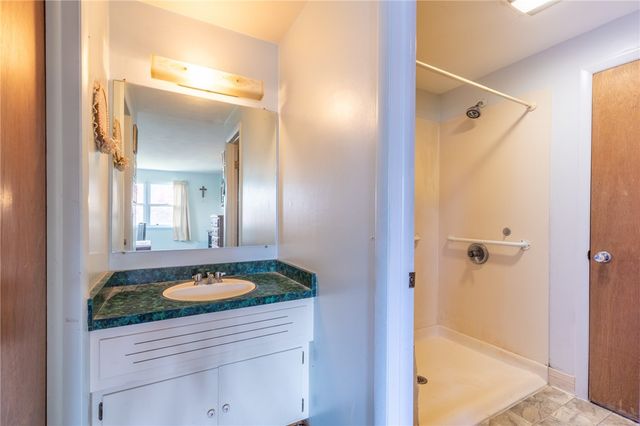 28 Fallingwood Terrace, Greece, NY 14612