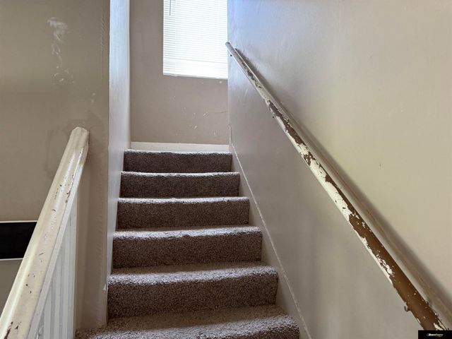 2504 Hartman Avenue, Omaha, NE 68111