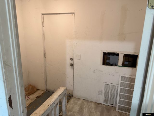 2504 Hartman Avenue, Omaha, NE 68111