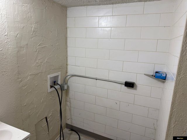 2504 Hartman Avenue, Omaha, NE 68111