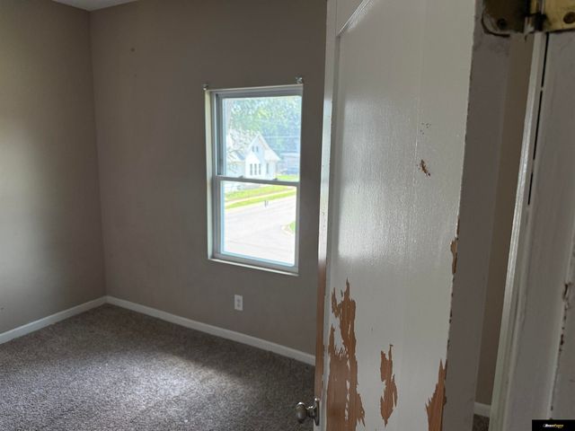 2504 Hartman Avenue, Omaha, NE 68111