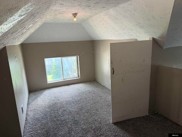 2504 Hartman Avenue, Omaha, NE 68111