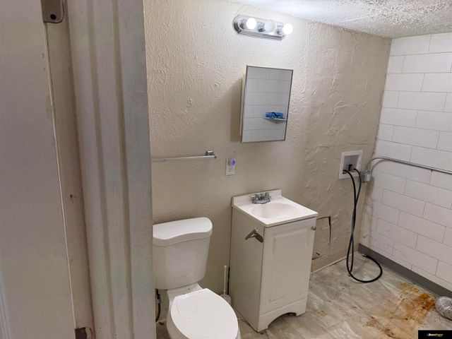 2504 Hartman Avenue, Omaha, NE 68111