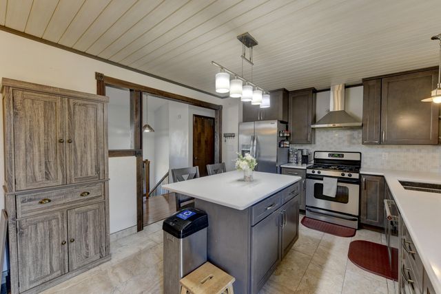 8950 Marquette Street, St. John, IN 46373