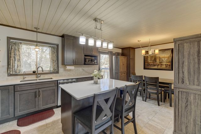 8950 Marquette Street, St. John, IN 46373