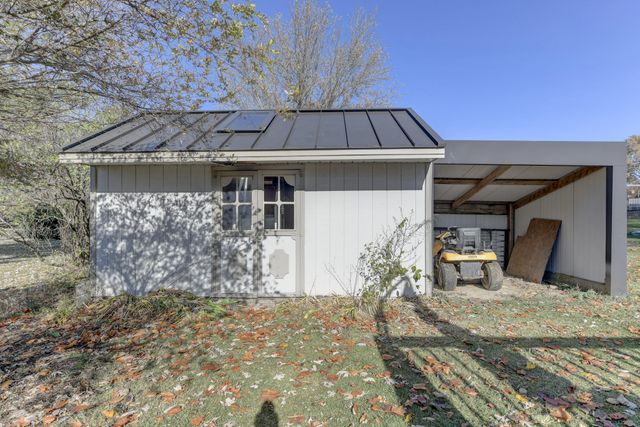 8950 Marquette Street, St. John, IN 46373