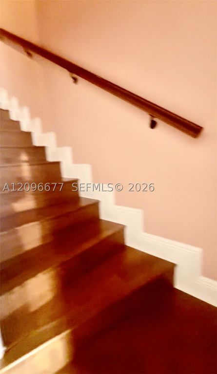 Image 11 of property listing at 2039 NE 123rd St, North Miami, FL 33181