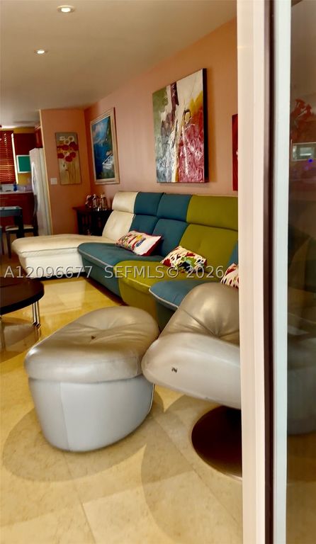 Image 13 of property listing at 2039 NE 123rd St, North Miami, FL 33181