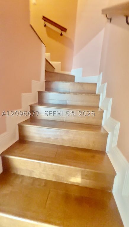 Image 18 of property listing at 2039 NE 123rd St, North Miami, FL 33181