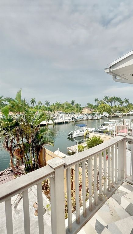 Image 20 of property listing at 2039 NE 123rd St, North Miami, FL 33181