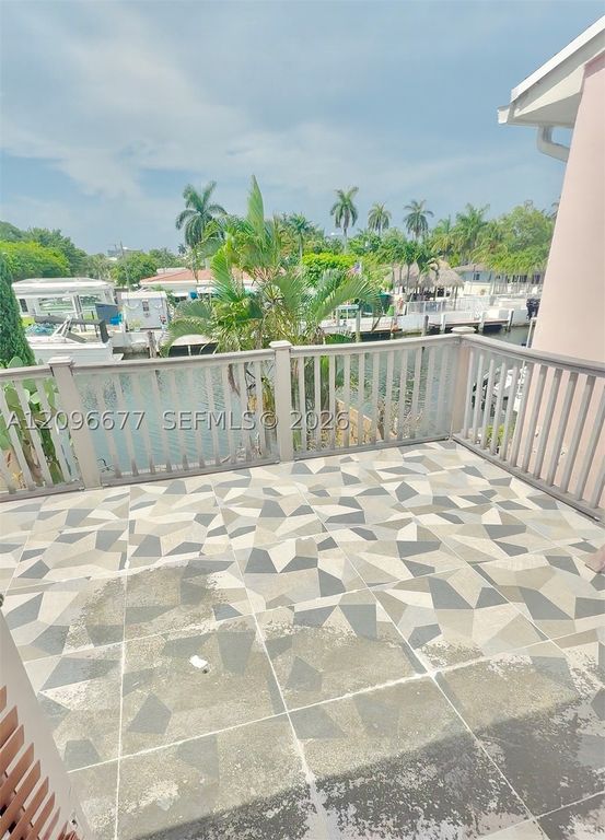Image 21 of property listing at 2039 NE 123rd St, North Miami, FL 33181