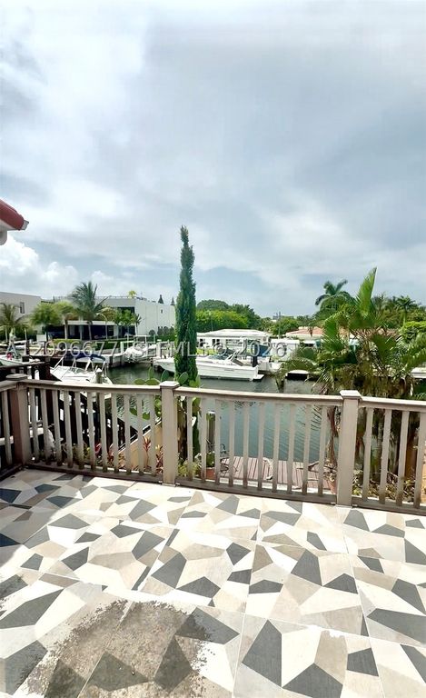Image 24 of property listing at 2039 NE 123rd St, North Miami, FL 33181